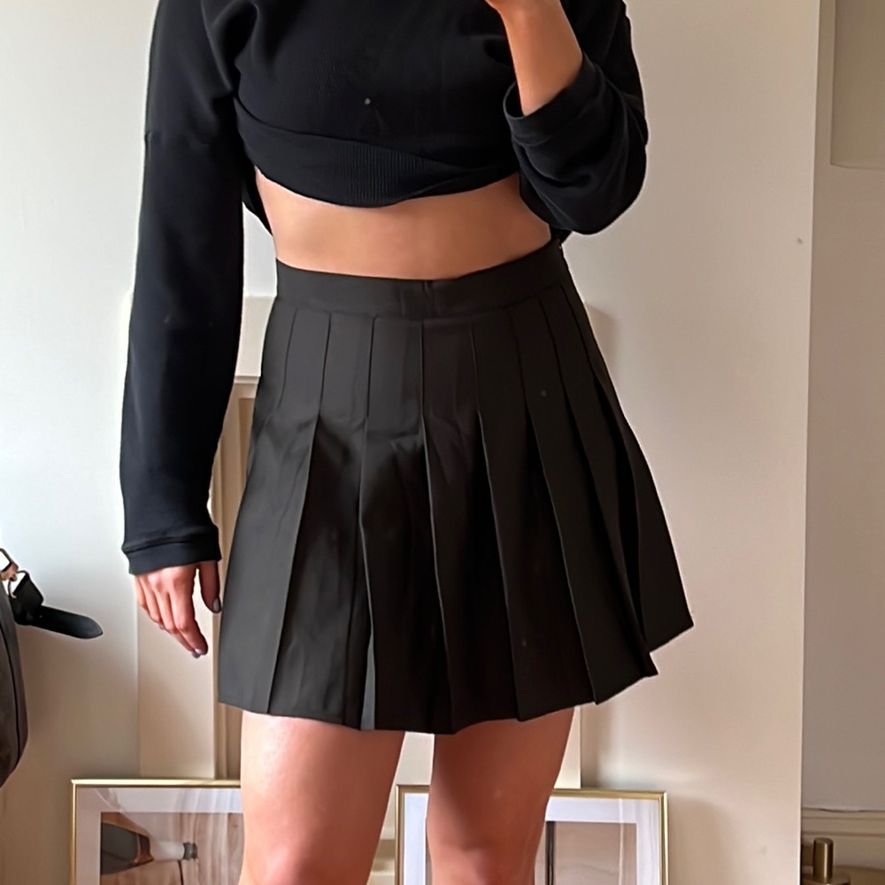 NWT Black Pleated Skort